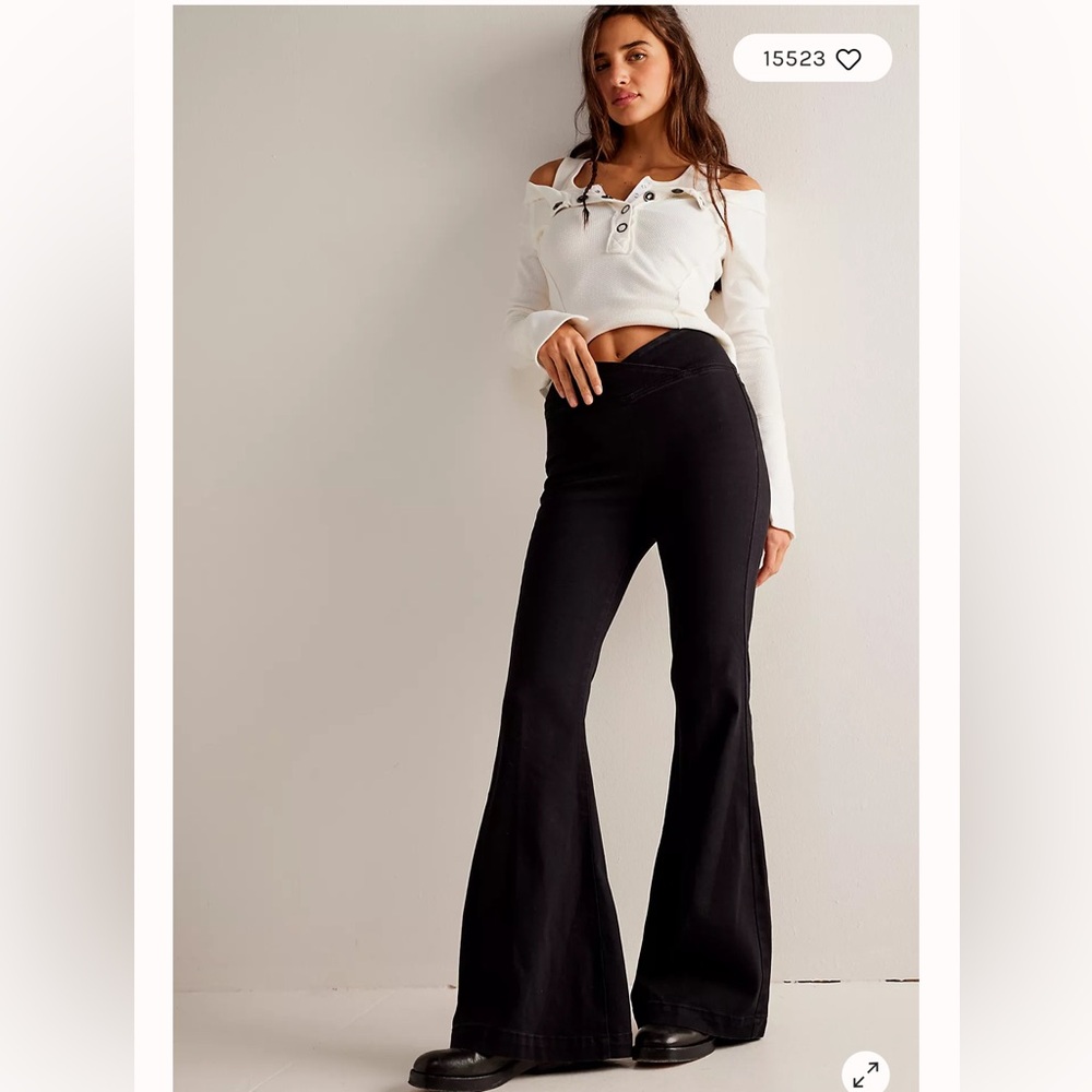 ✨50% off SALE✨We The Free FP Venice beach high rise flare jean